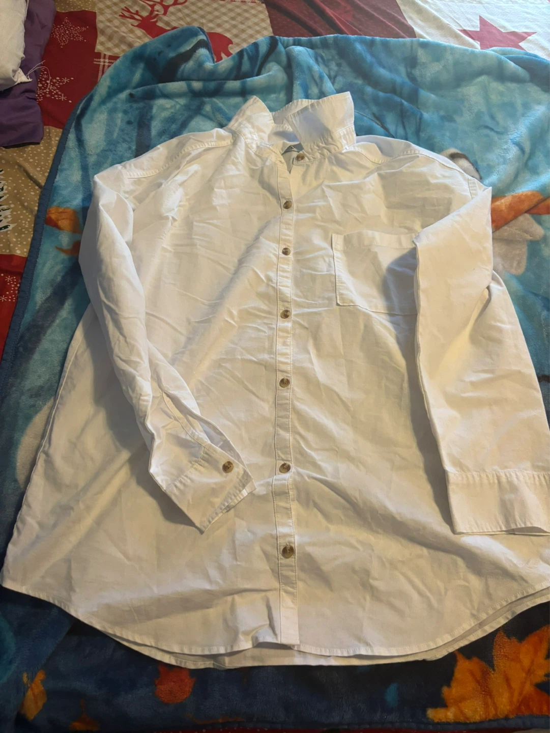 Hollister White Button-Up Shirt - Size L