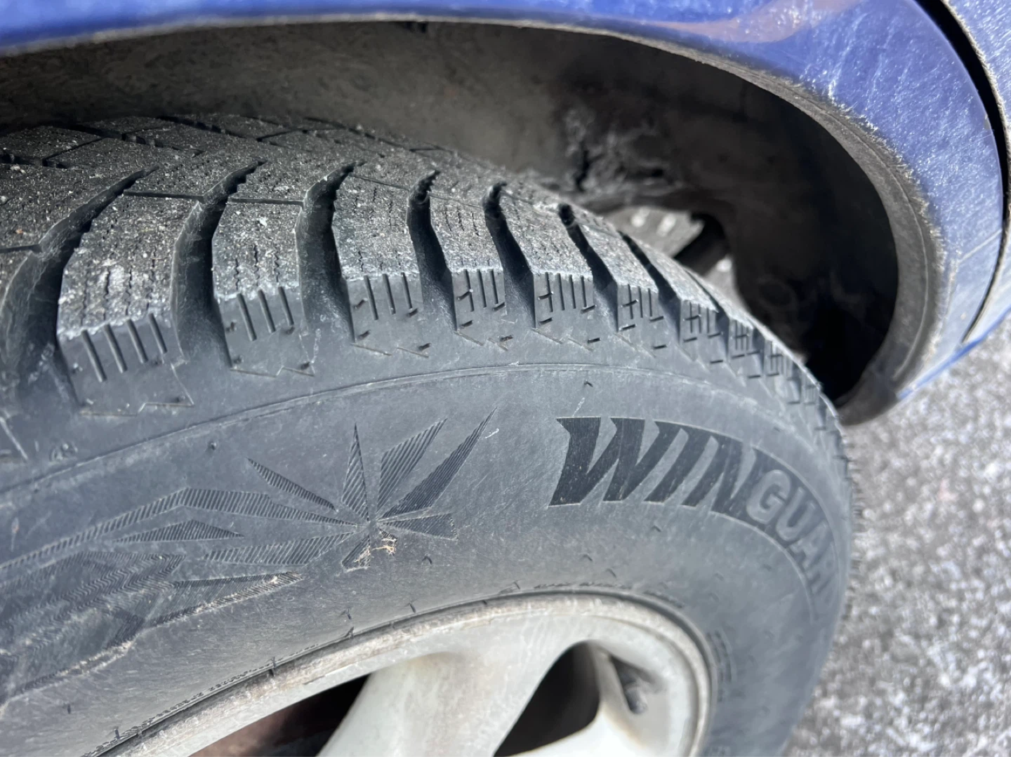 P215/70R16 Nexen Winguard Winter Tire - photo 2