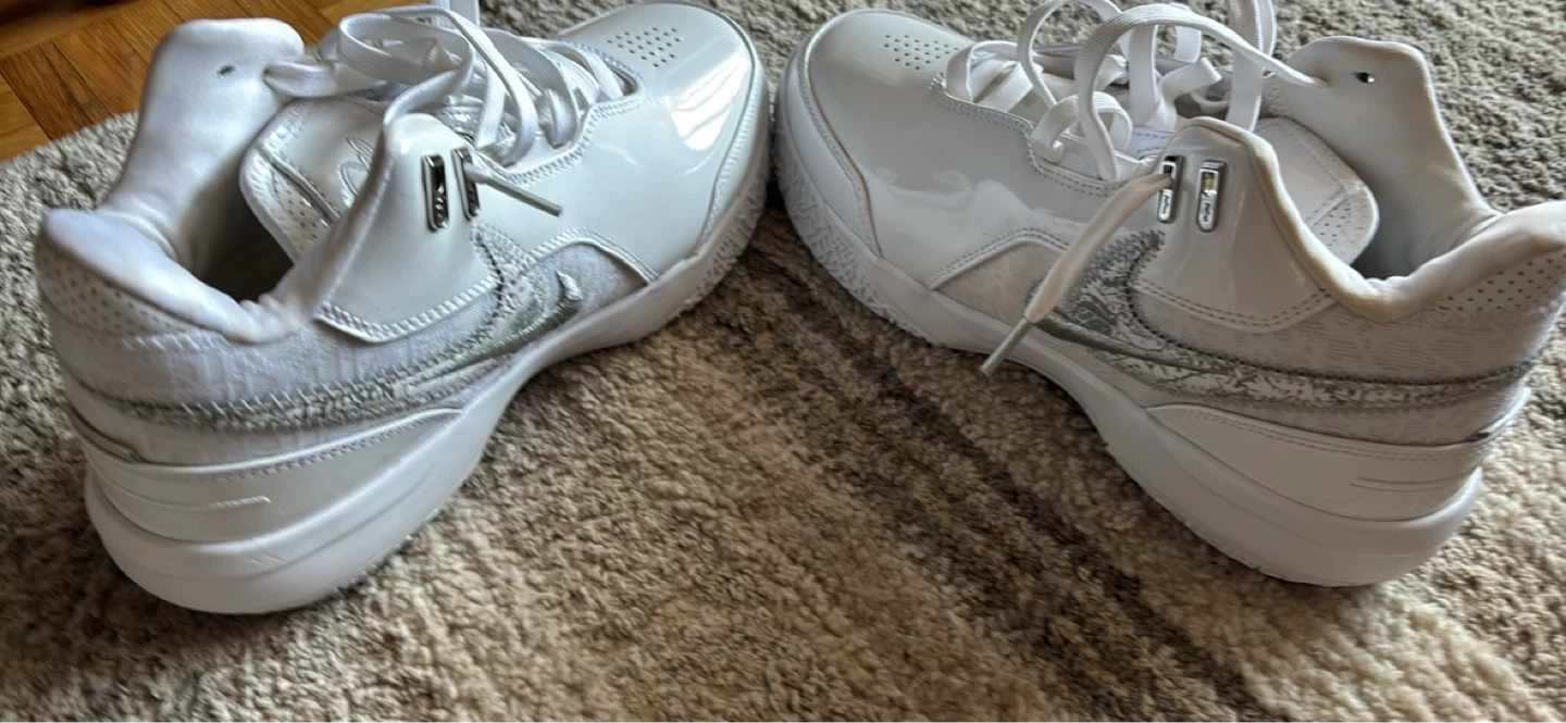 Nike Basketball Shoes - photo 3