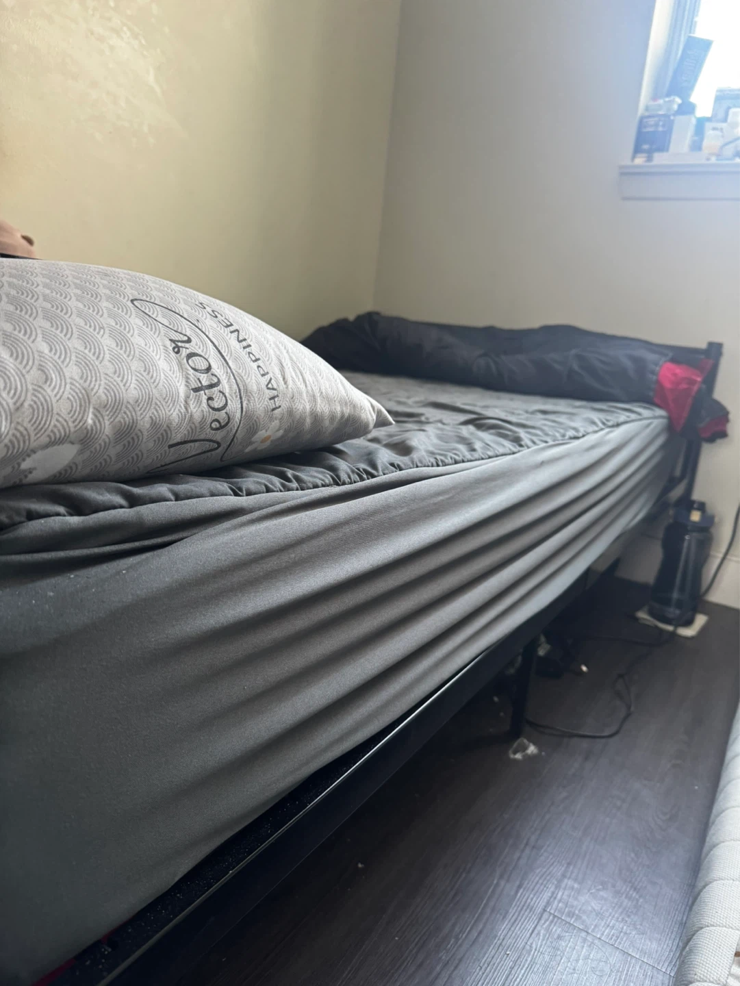 Urgent Twin Size Mattress Available – New Condition