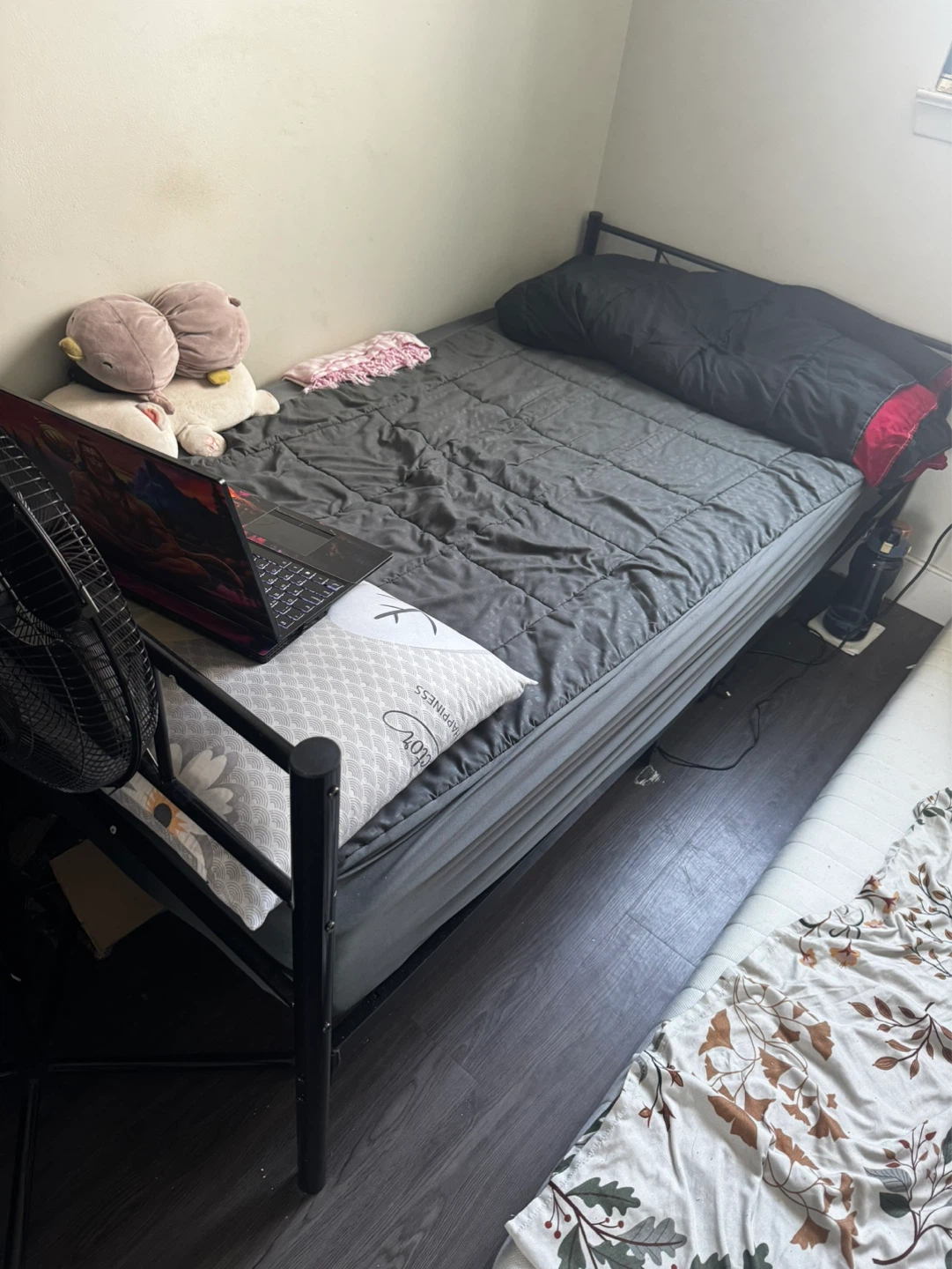 Urgent Twin Size Mattress Available – New Condition - photo 2