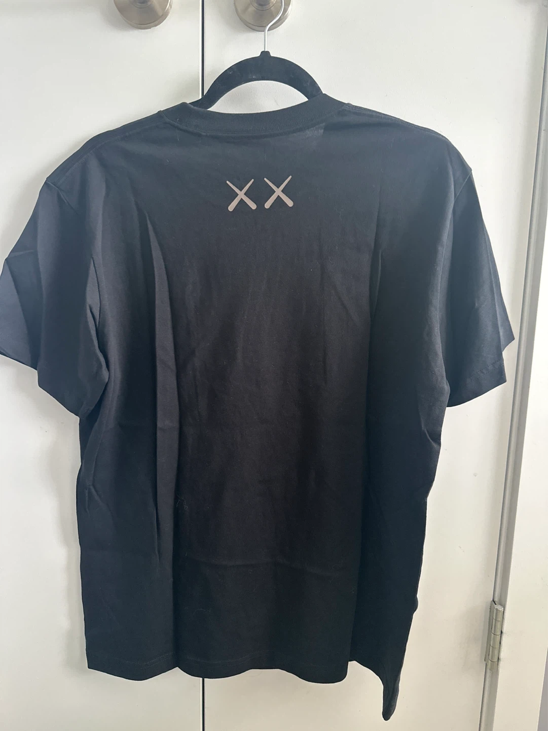 Uniqlo x KAWS UT T-Shirt - photo 3