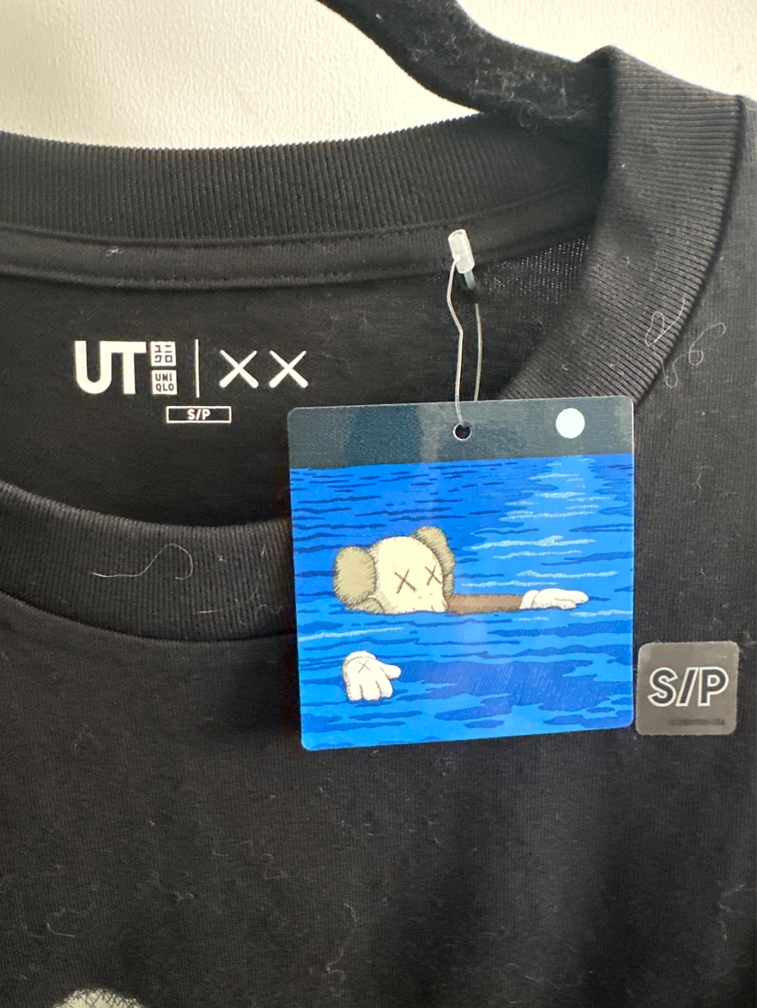 Uniqlo x KAWS UT T-Shirt - photo 2