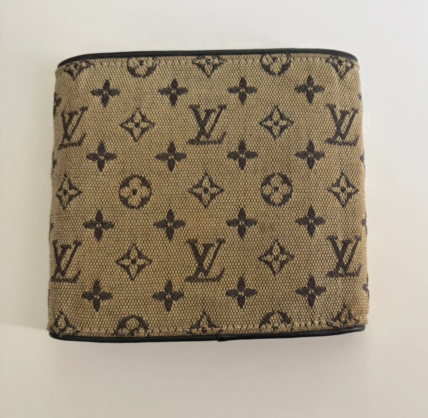 Louis Vuitton Mini Lin Canvas compact trifold wallet - photo 2