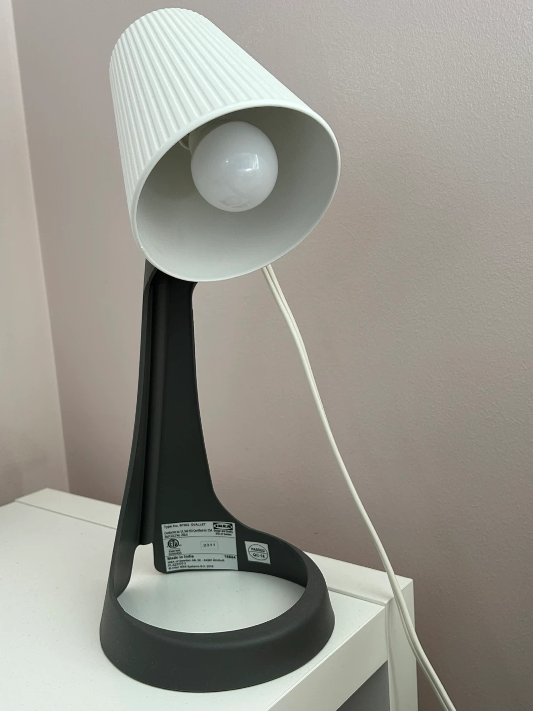 IKEA SVÄLLET Desk Lamp (excluded light bulb)