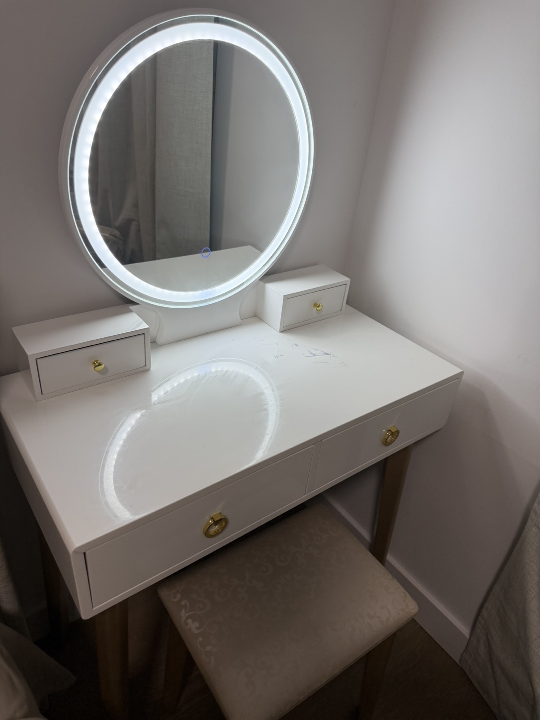 White Vanity with Lighted Mirror and Stool - photo 2
