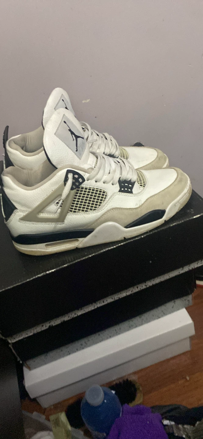 Jordan 4 military Black Sneakers