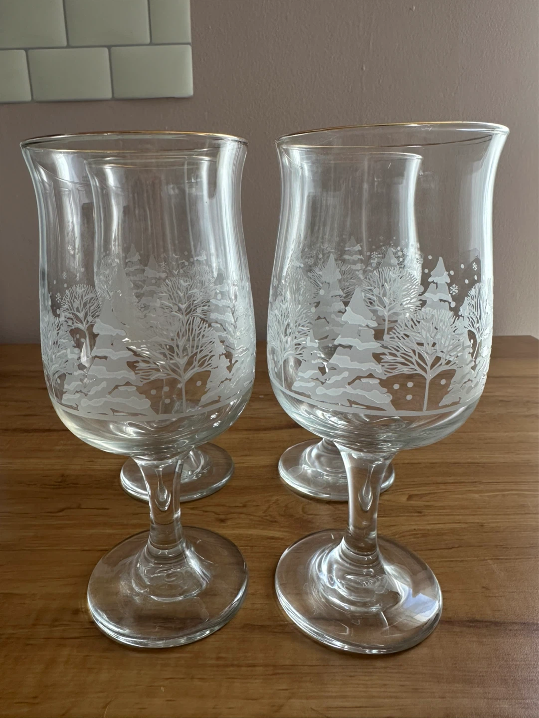 Set of 4 Vintage Christmas Wine Glasses