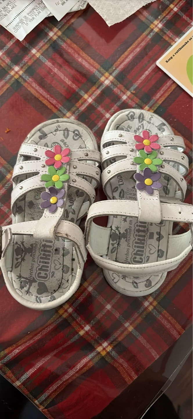 Chikiti White Flower Sandals Toddler Size 4