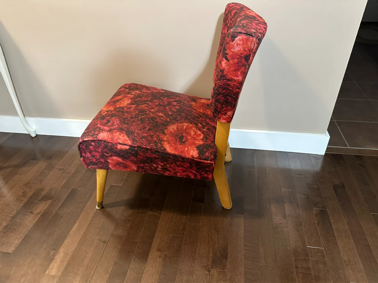 Vintage Red Floral Accent Chair - photo 3