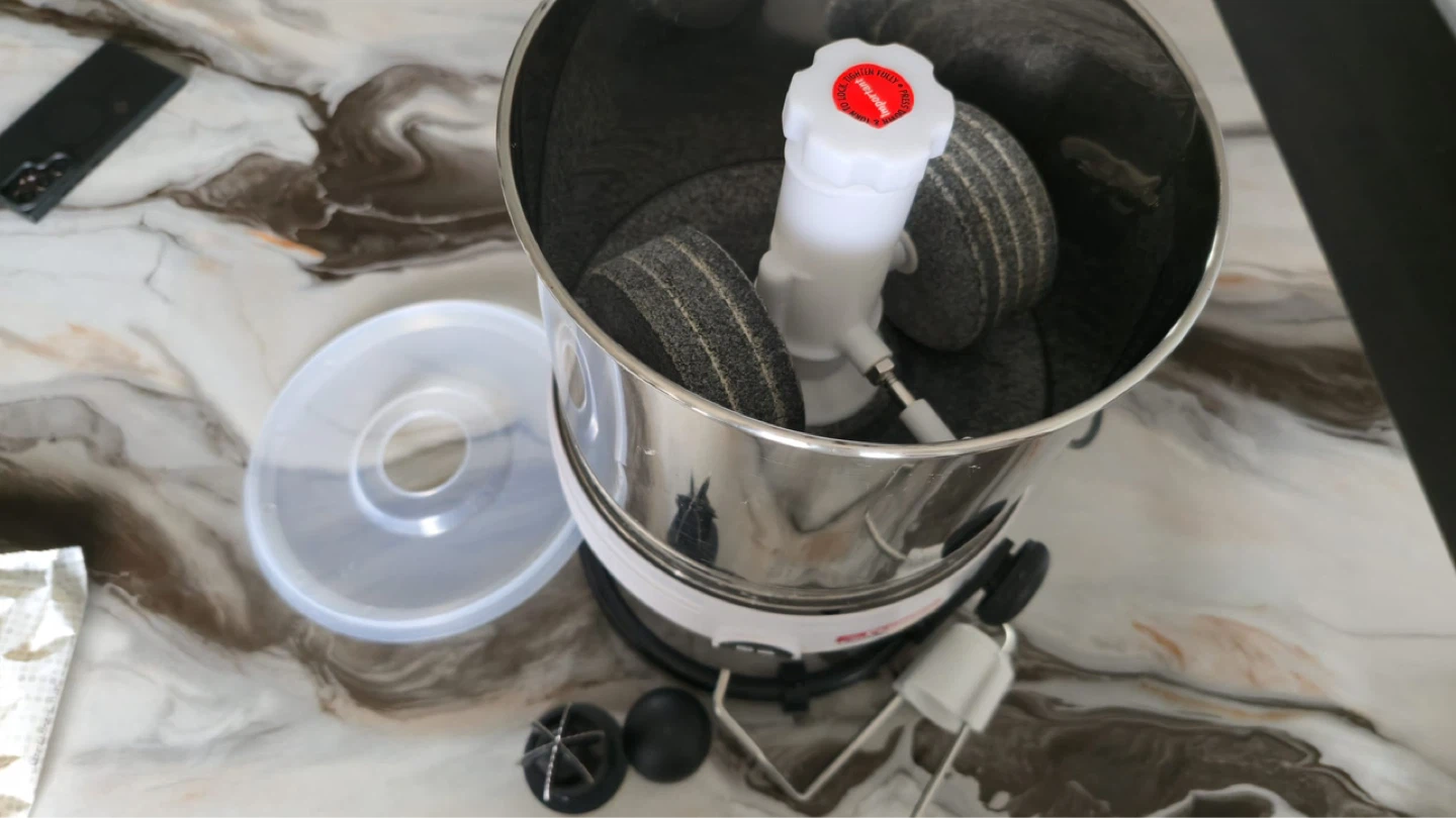 Premier "Wonder Grinder" Wet Grinder with warranty - photo 3