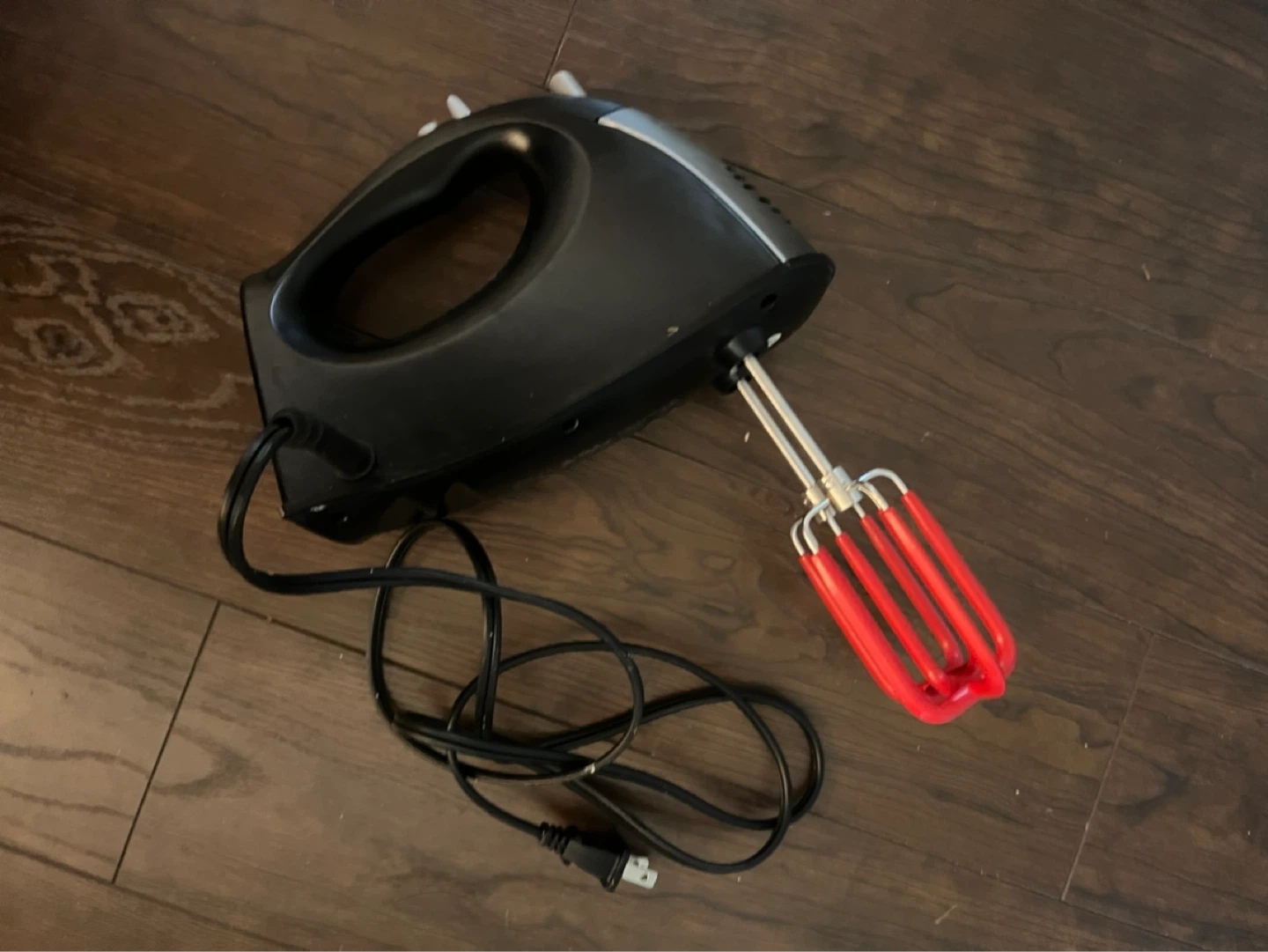 Speed Mixer with Red Beaters