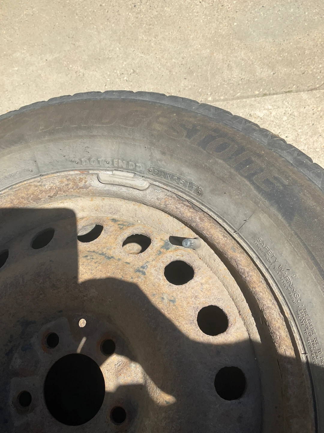 Set of 4 Winter Tires on Rims - 235/60R17 - photo 3