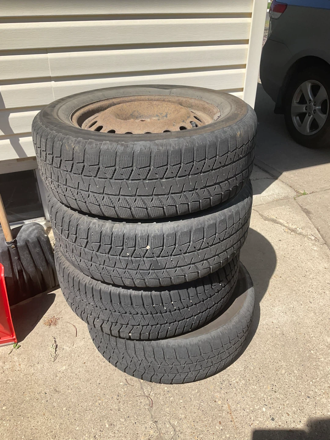 Set of 4 Winter Tires on Rims - 235/60R17