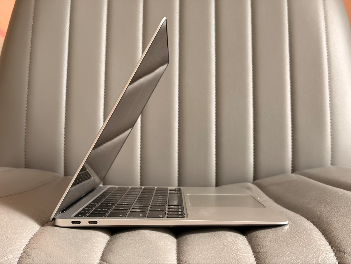 MacBook Air (Retina, 13-inch, 2018) — 120GB / i5 / 8GB - photo 3
