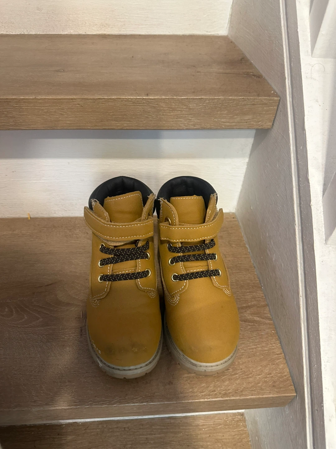Kids  Boots Size 9 - photo 3