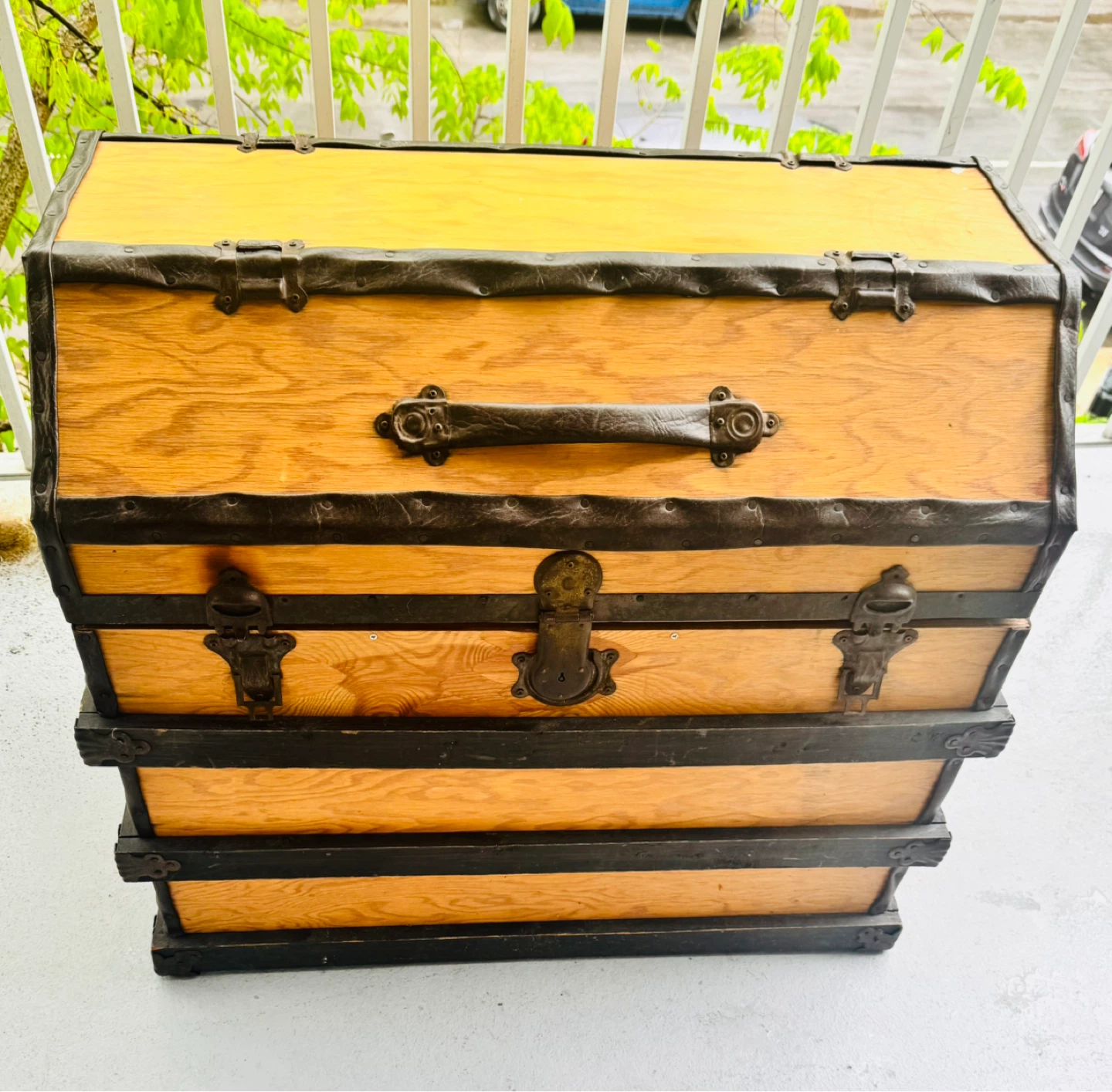 Coffre antique en bois et métal - photo 2
