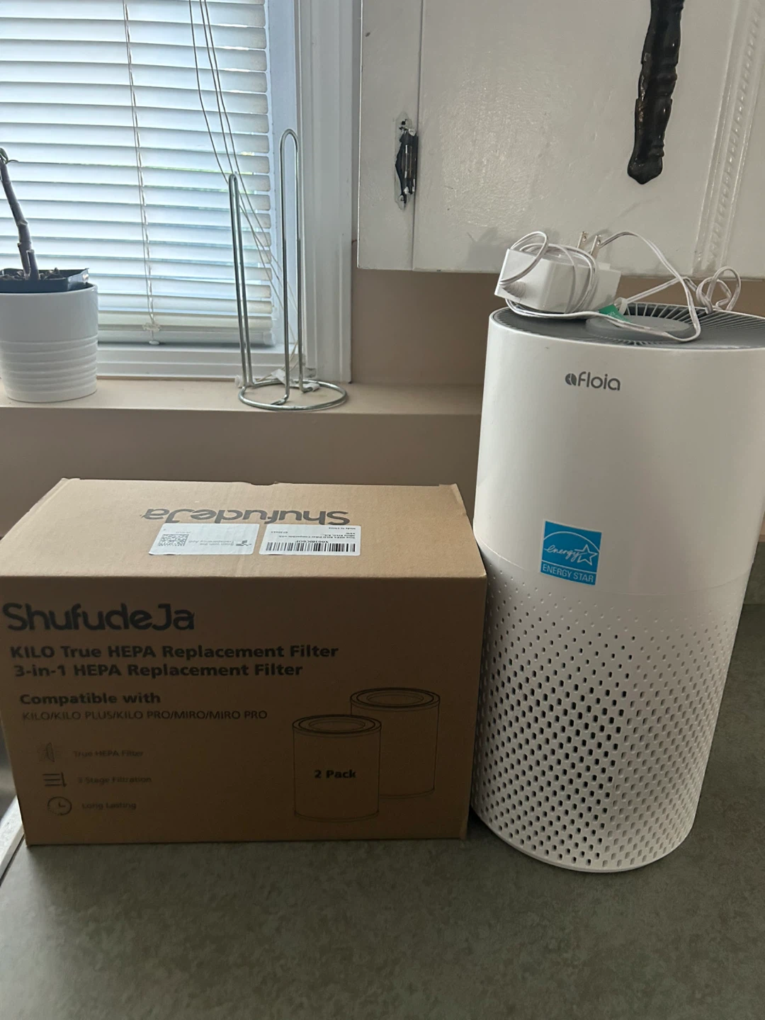 Afloia Air Purifier with 2 Replacement Filters