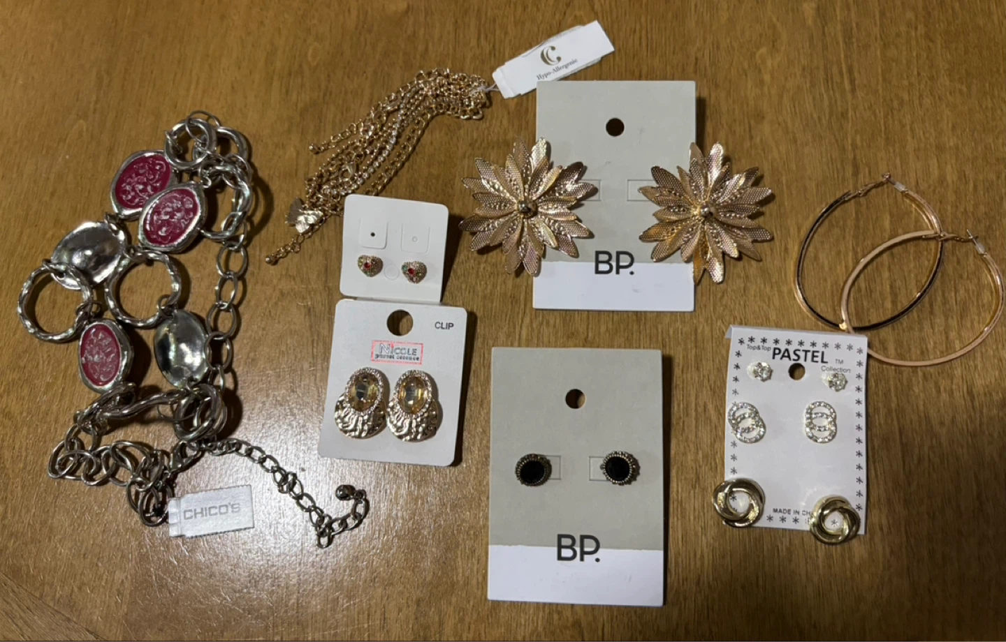 BRAND NEW Assorted Costume Jewelry 18 pcs