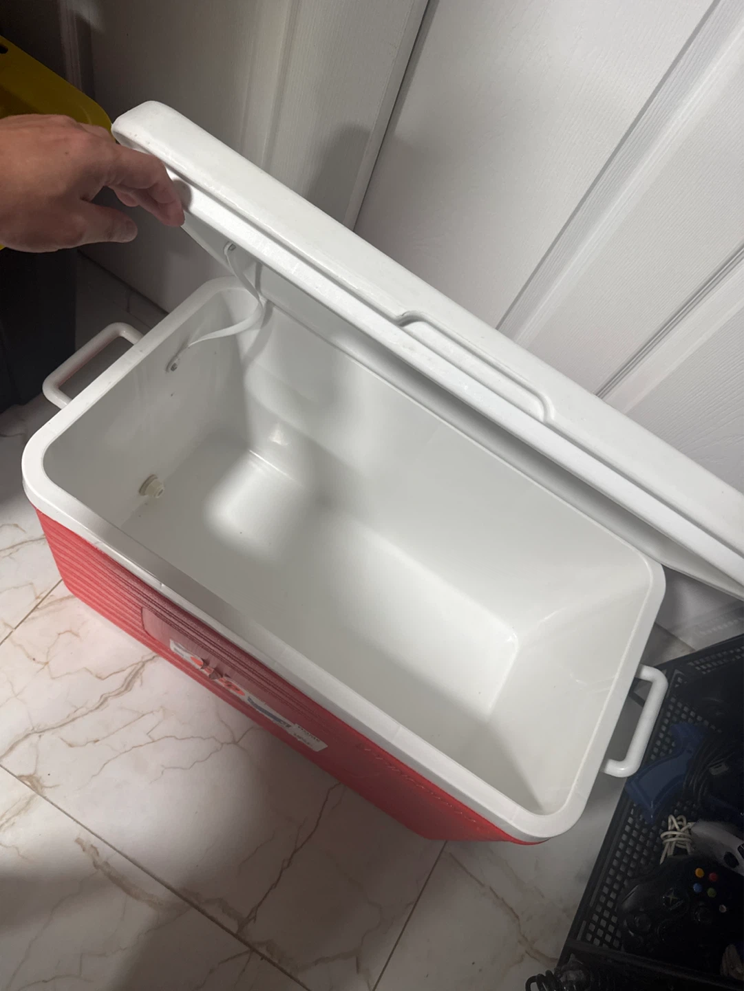Igloo 51 Qt. Insulated Ice Chest Cooler - Red/White - photo 2