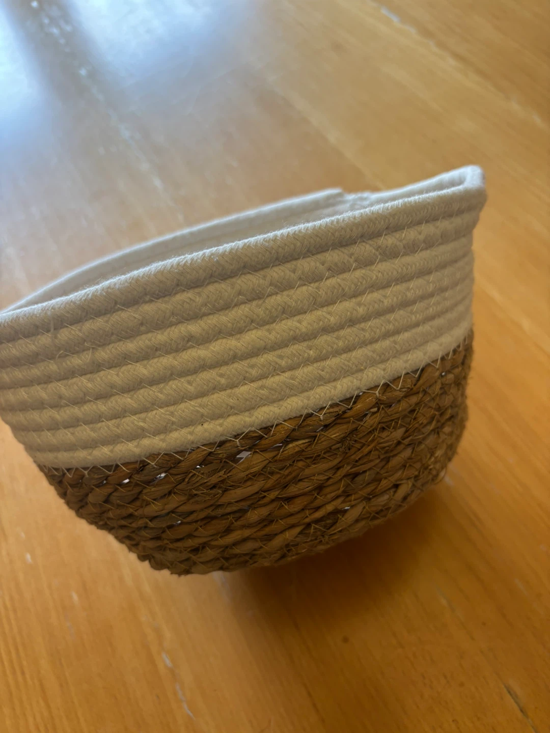 2 small and medium decorative baskets