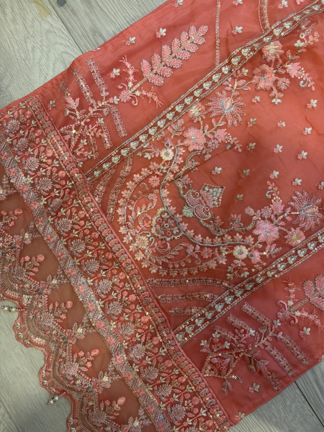 Agha Noor Embroidered Lawn Suit - photo 3