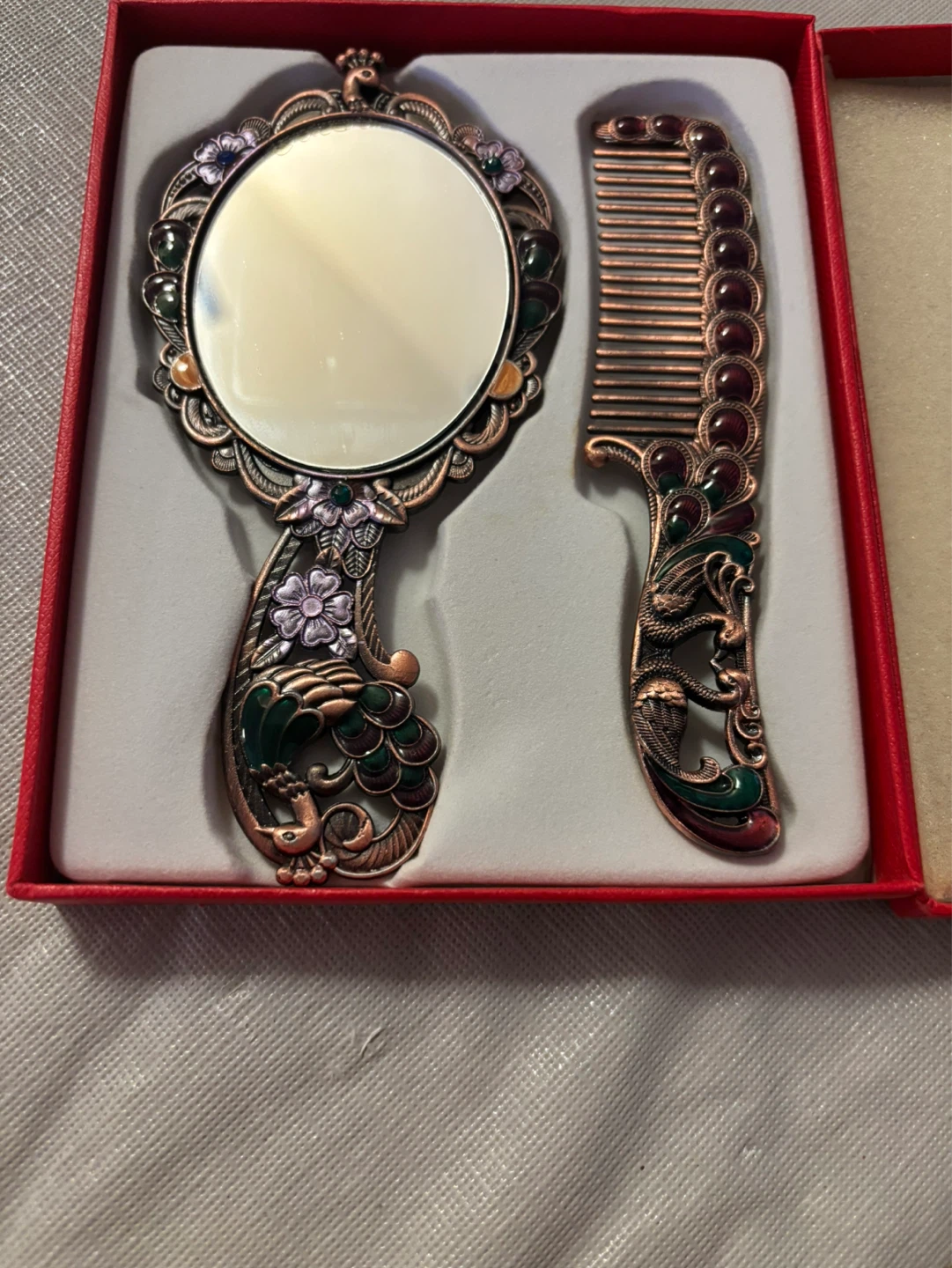 Vintage Style Mirror and Comb Set - photo 2