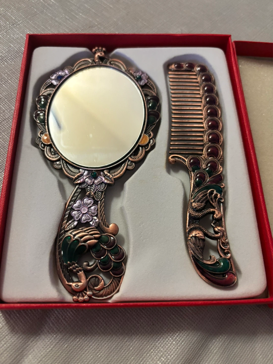 Vintage Style Mirror and Comb Set - photo 4