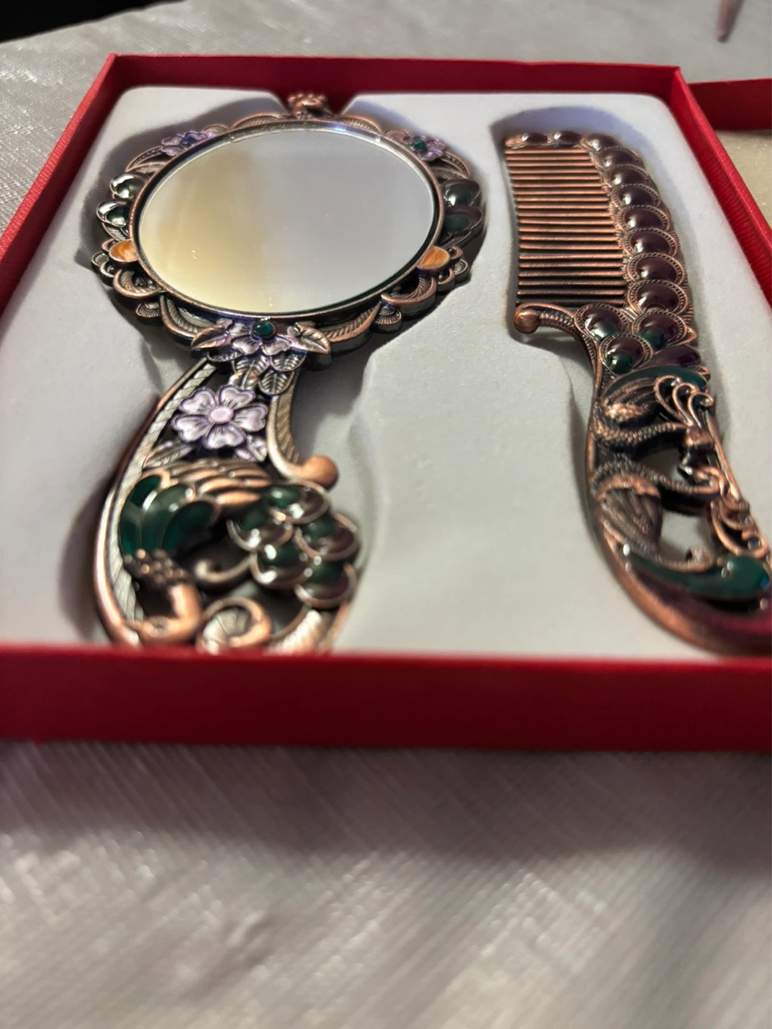 Vintage Style Mirror and Comb Set - photo 3