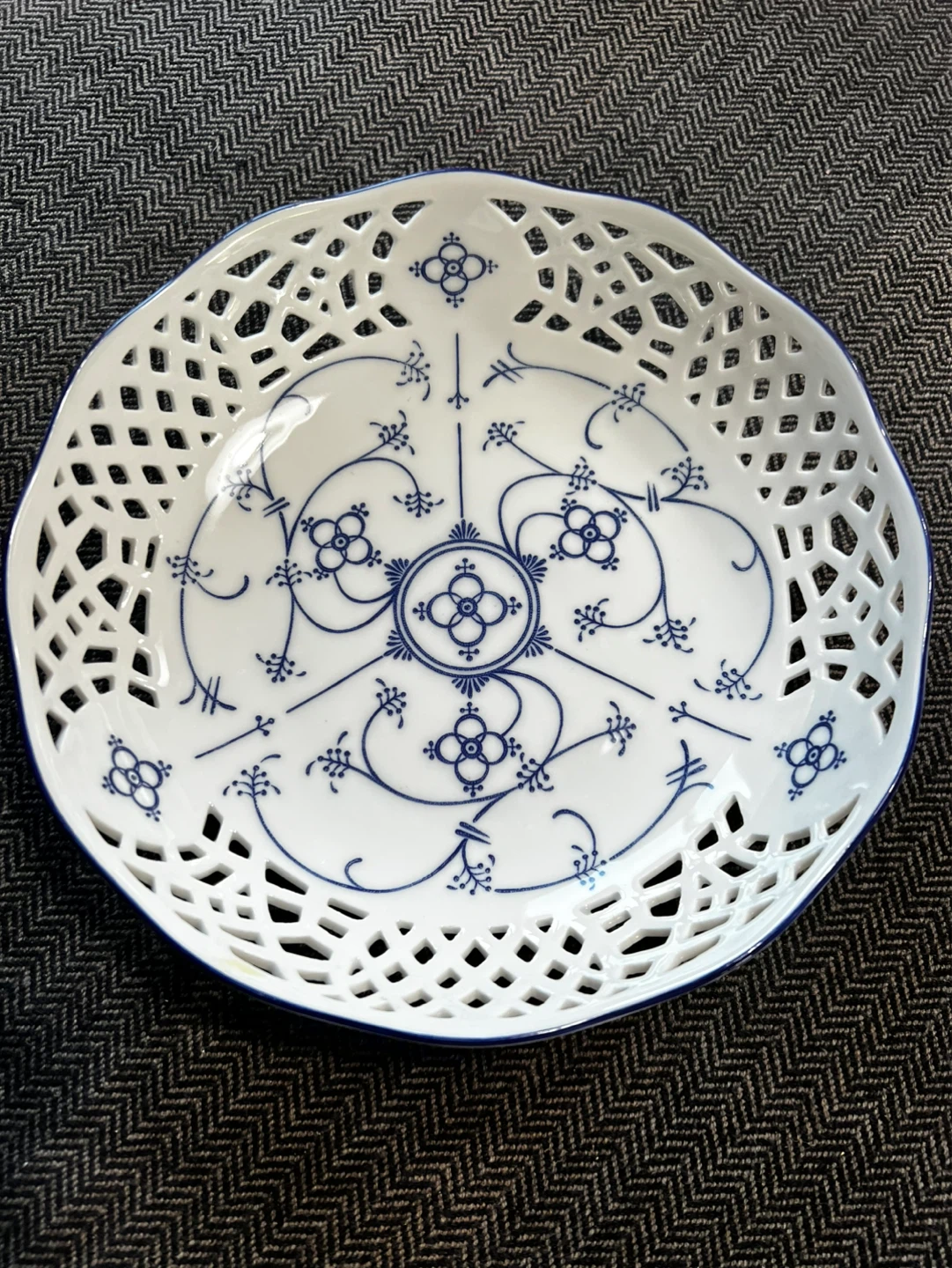 Vintage Ingres Weiss Pierced Lattice Bowl Form Marienbad