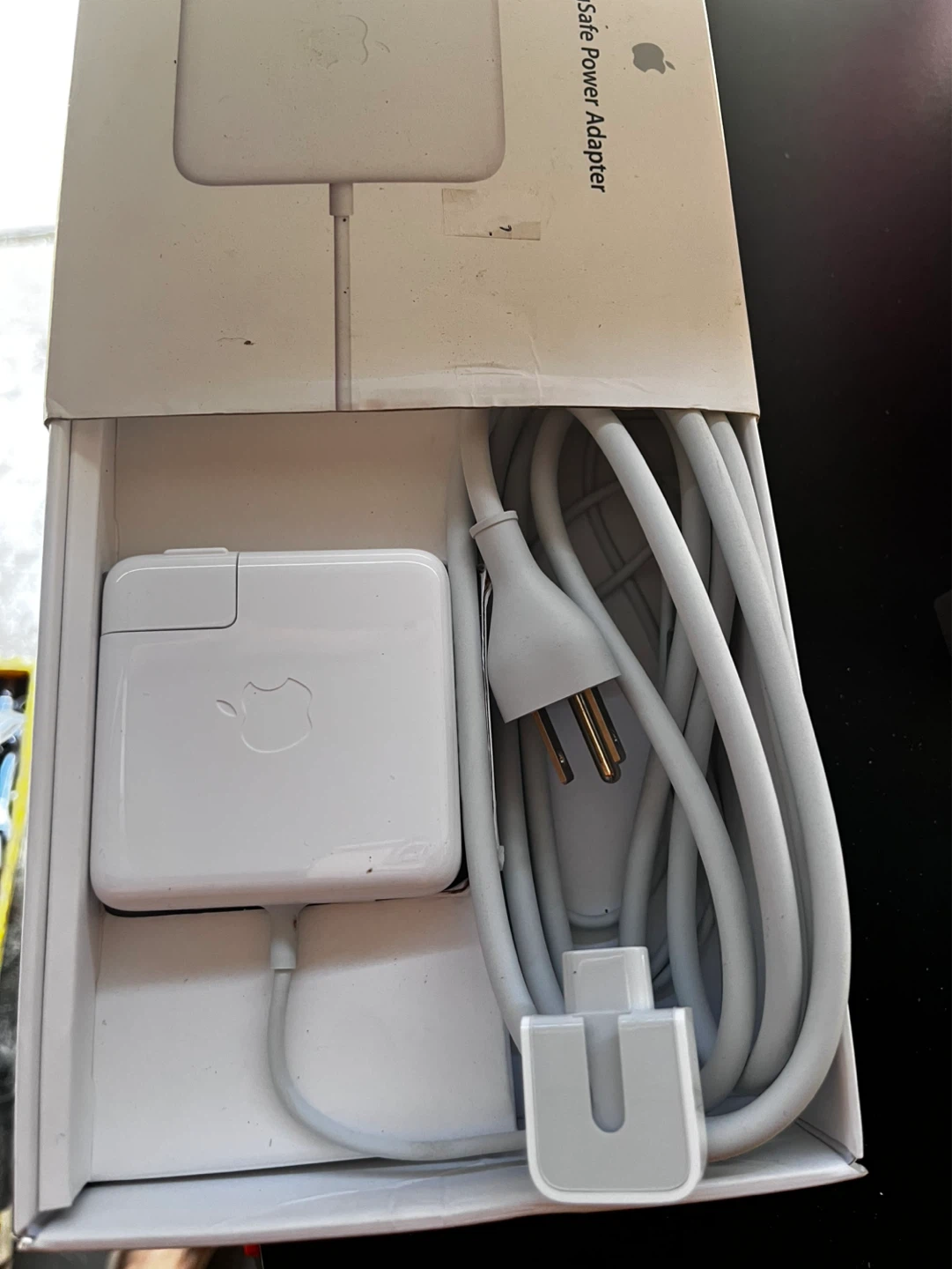 Apple 60W MagSafe Power Adapter - photo 2