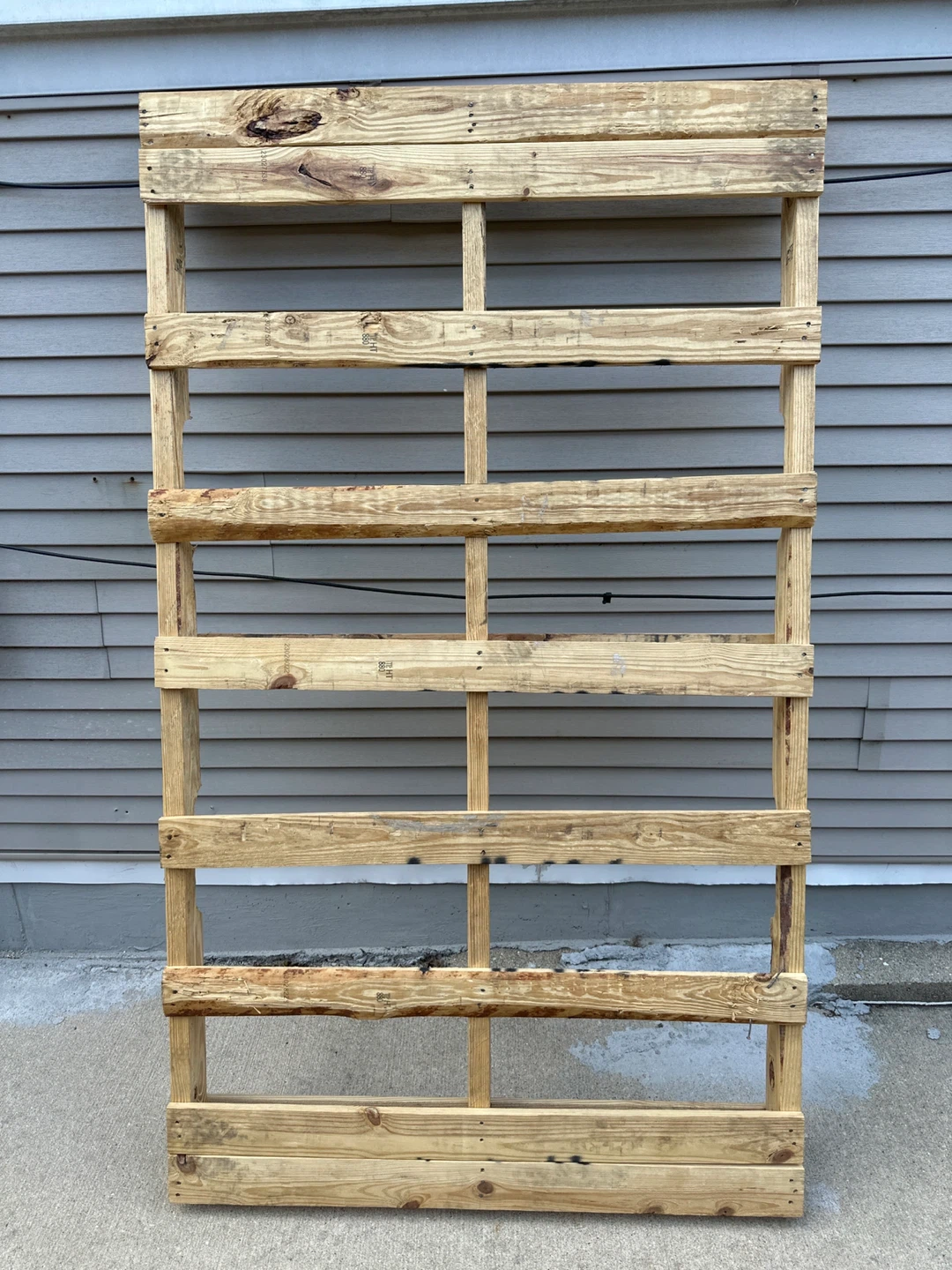 Wooden Pallet Decor Shelf