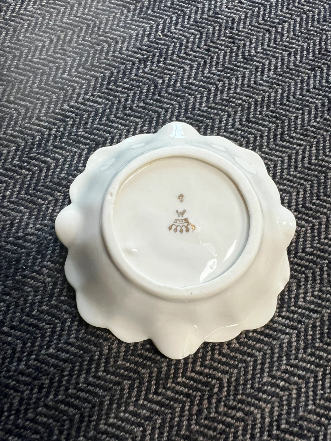 Badenweiler Ceramic Ashtray with Gold Accents - photo 2