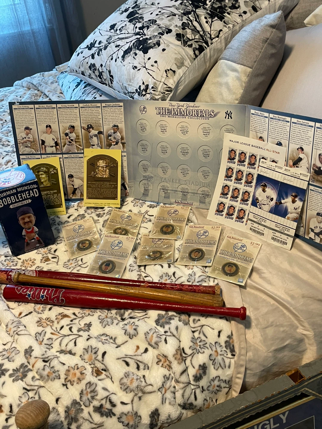 New York Yankees Memorabilia Collection - photo 2
