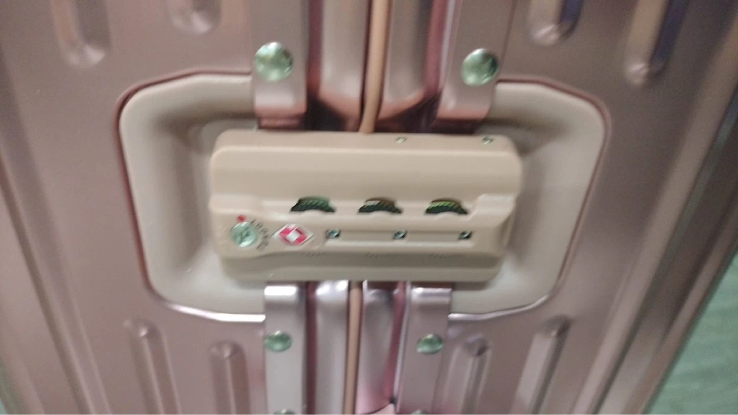 Rose Gold Luggage Suitcase - photo 2