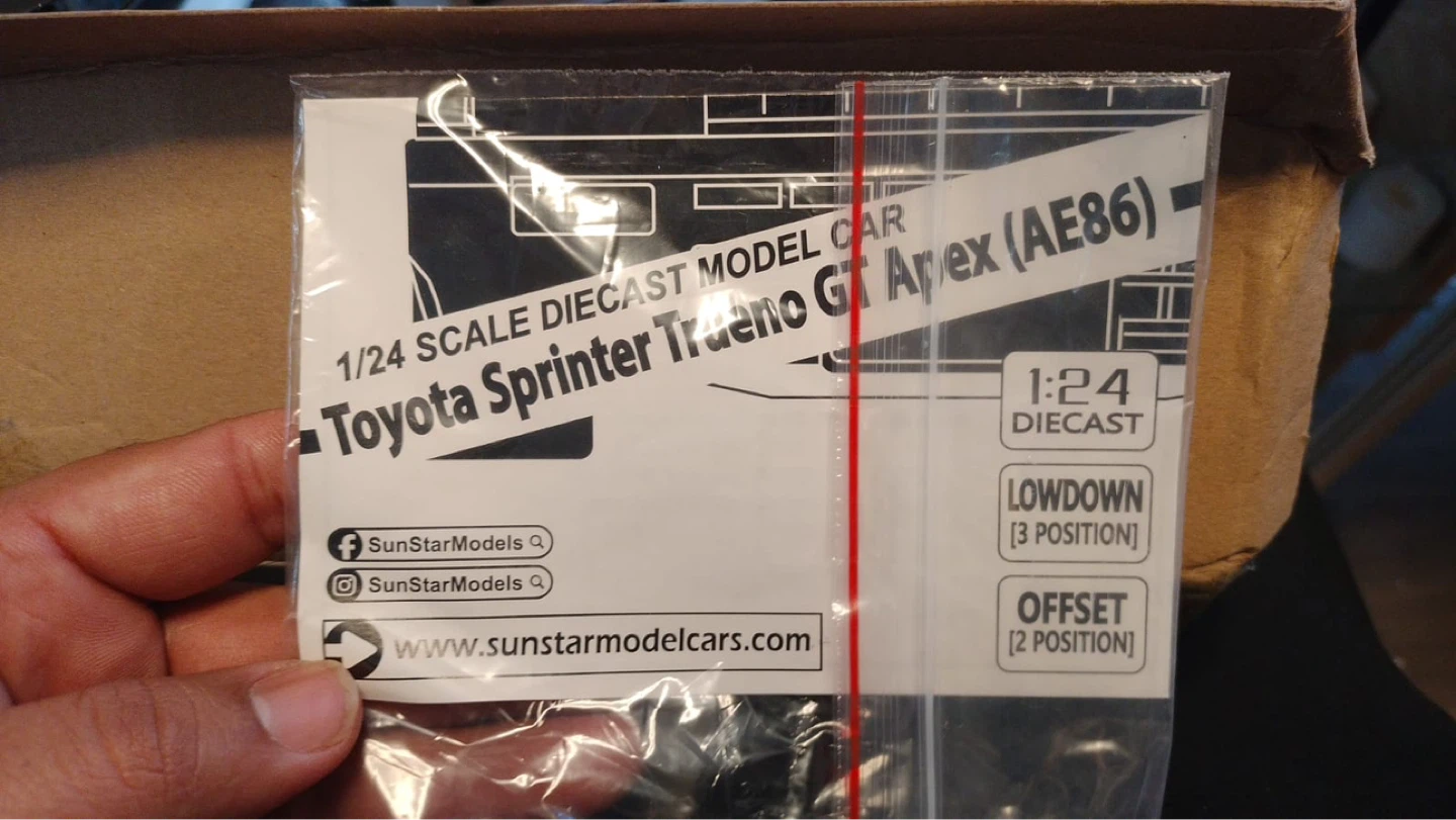 1/24 Toyota Sprinter Trueno GT Apex AE86 Diecast Model Car Red - photo 4