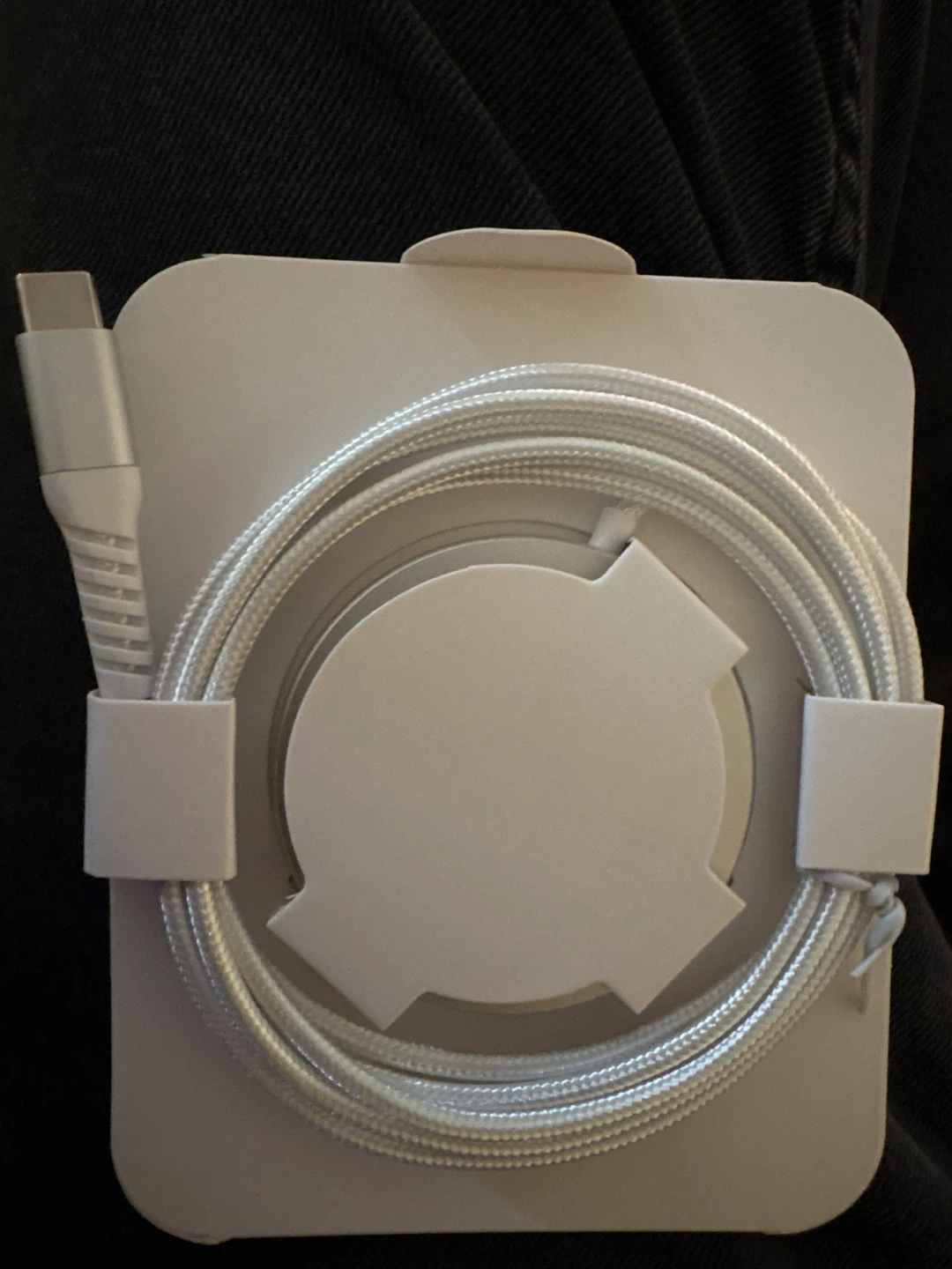 Logix Piston Connect MagSafe Wireless Charger - photo 3