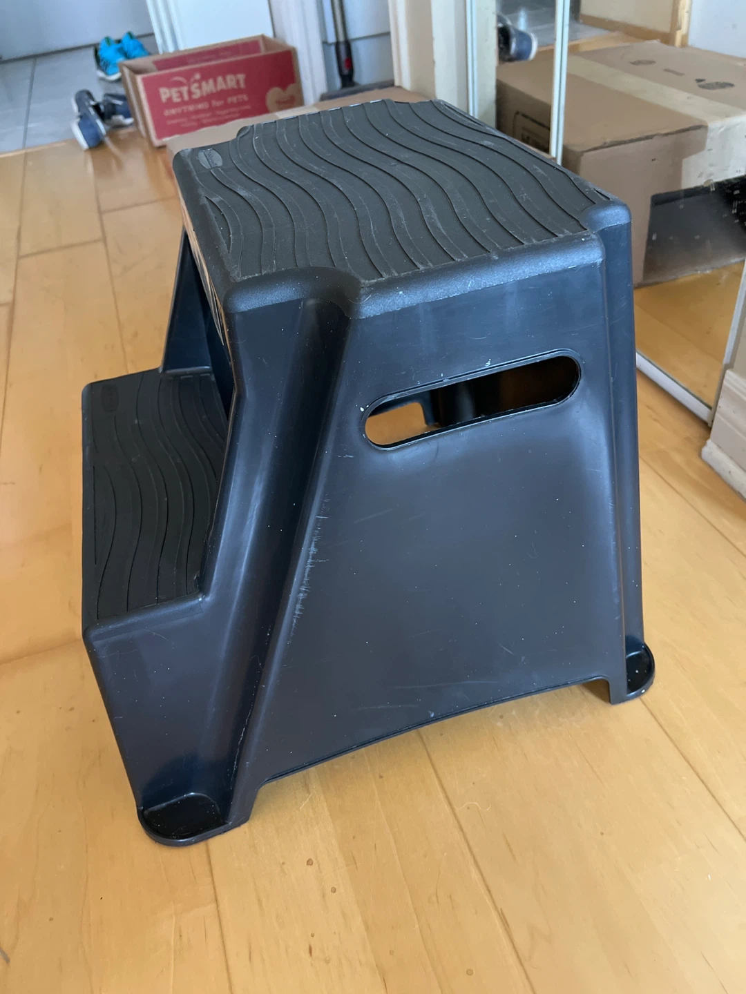 Rubbermaid 2-Step Step Stool