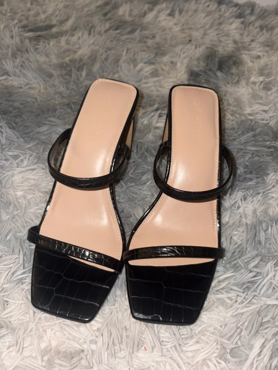 Black Crocodile-Embossed Block Heels NEVER WORN - photo 2