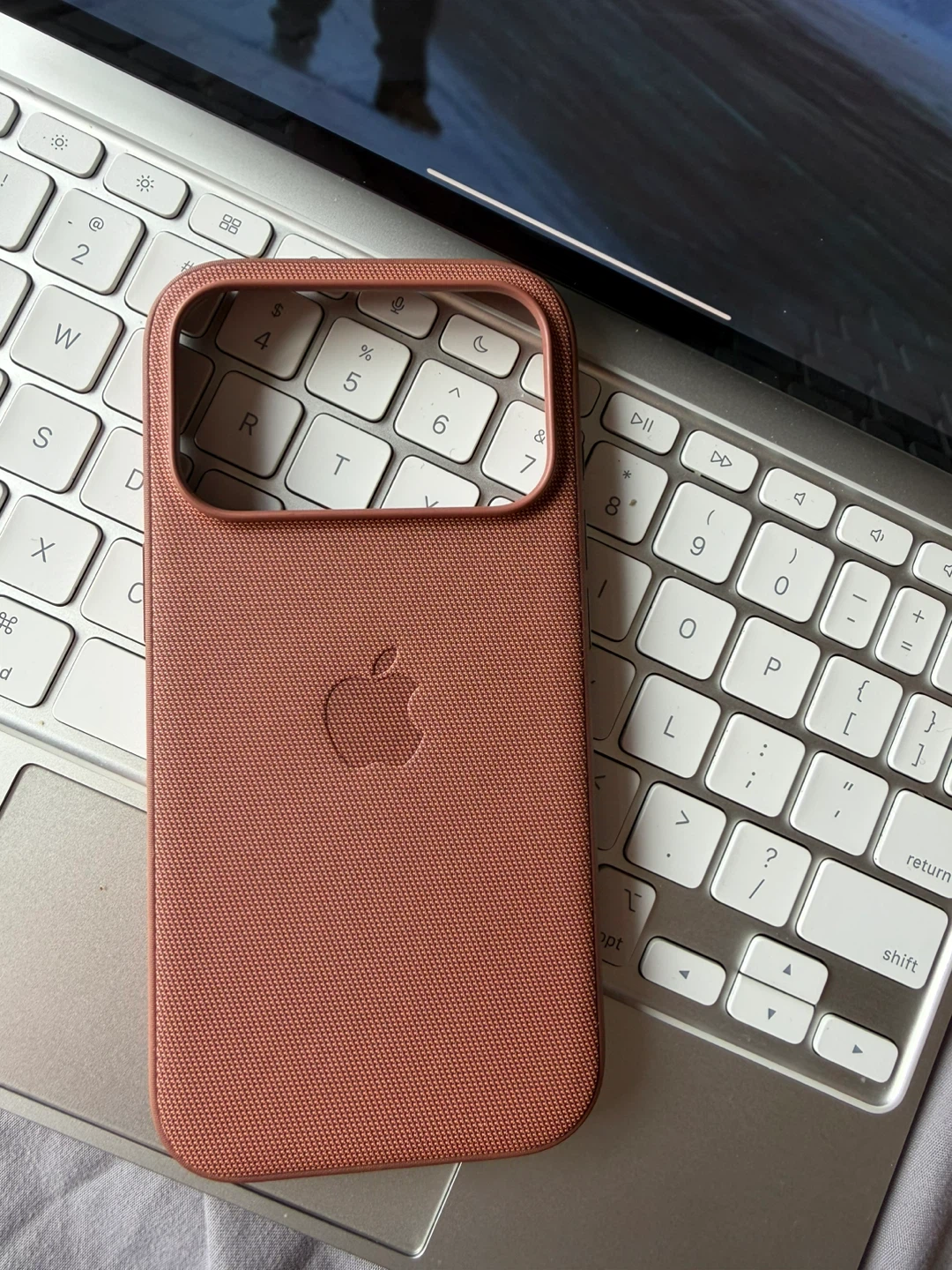 Apple iPhone 17 Pro MagSafe case