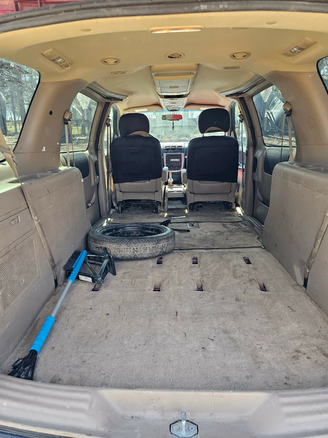 2005 Pontiac Montana SV6 Minivan - photo 4