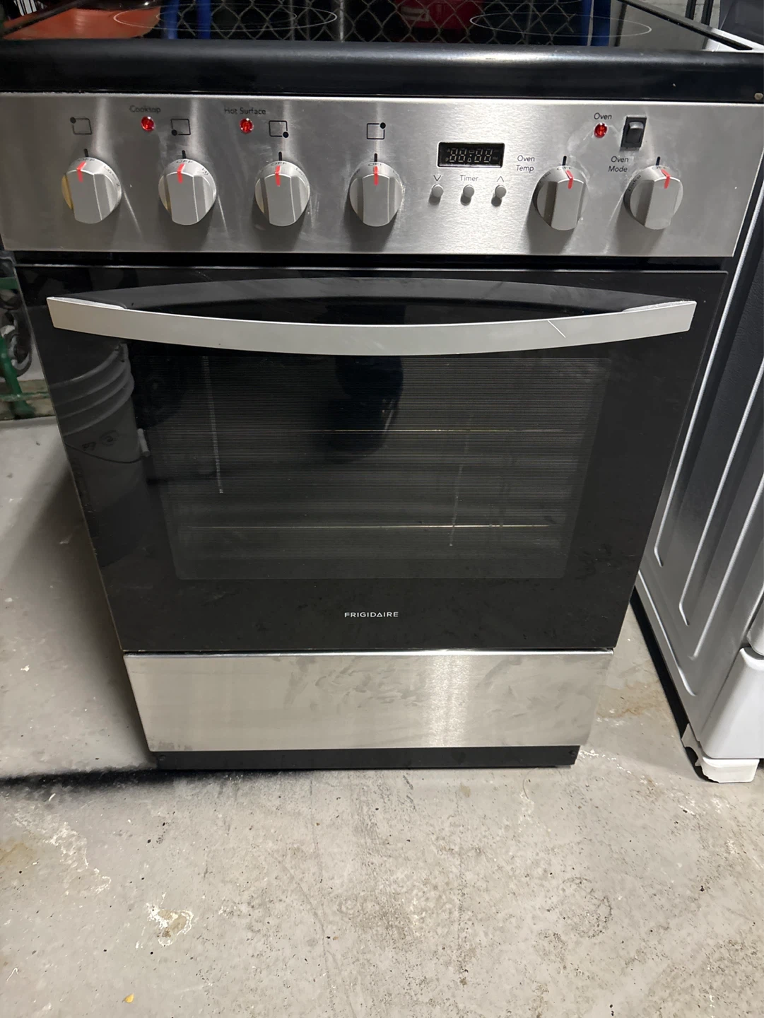 Frigidaire Electric Range Oven with Glass Top - photo 2
