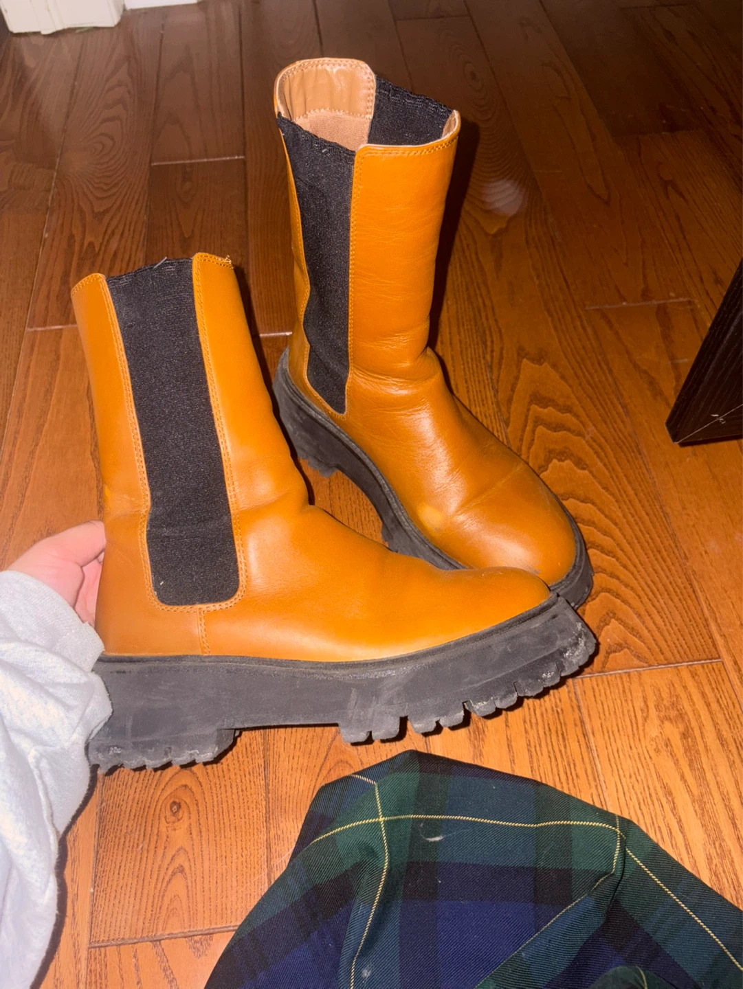 Tan Leather Chelsea Boots