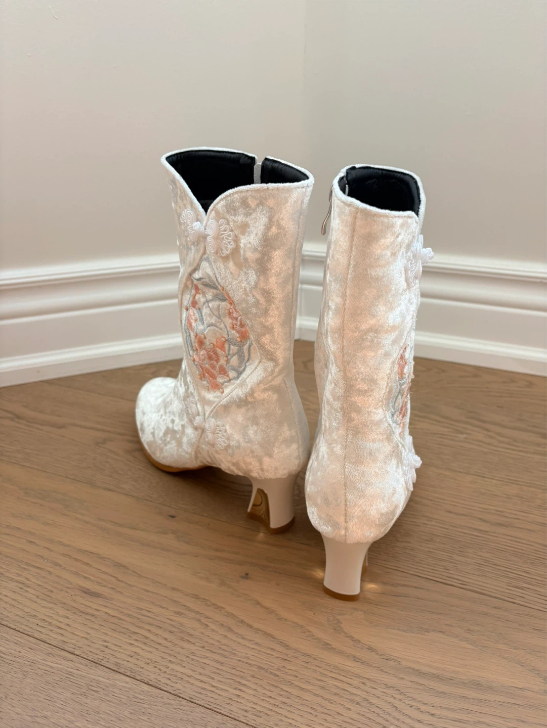 White Velvet Embroidered Boots - photo 3