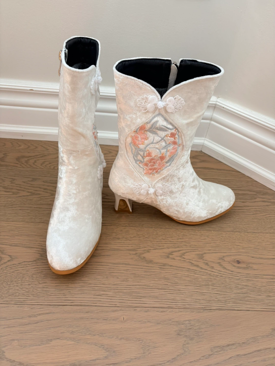 White Velvet Embroidered Boots - photo 4
