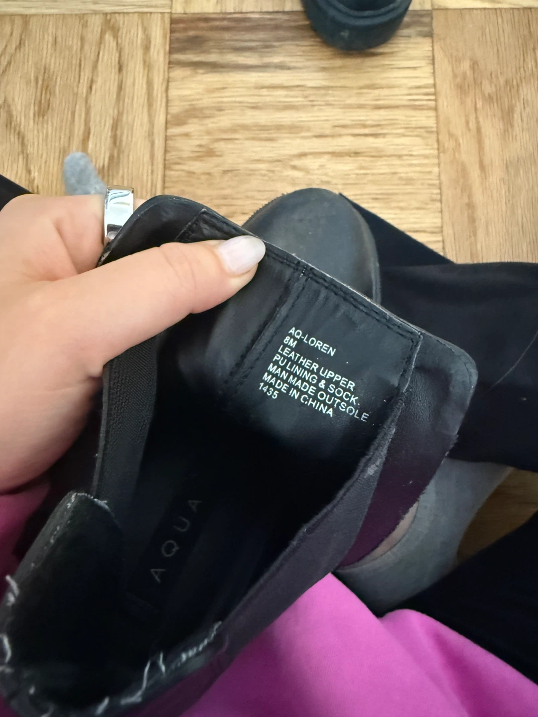 Aqua Loren Black Leather Chelsea Boots Size 8M - photo 3