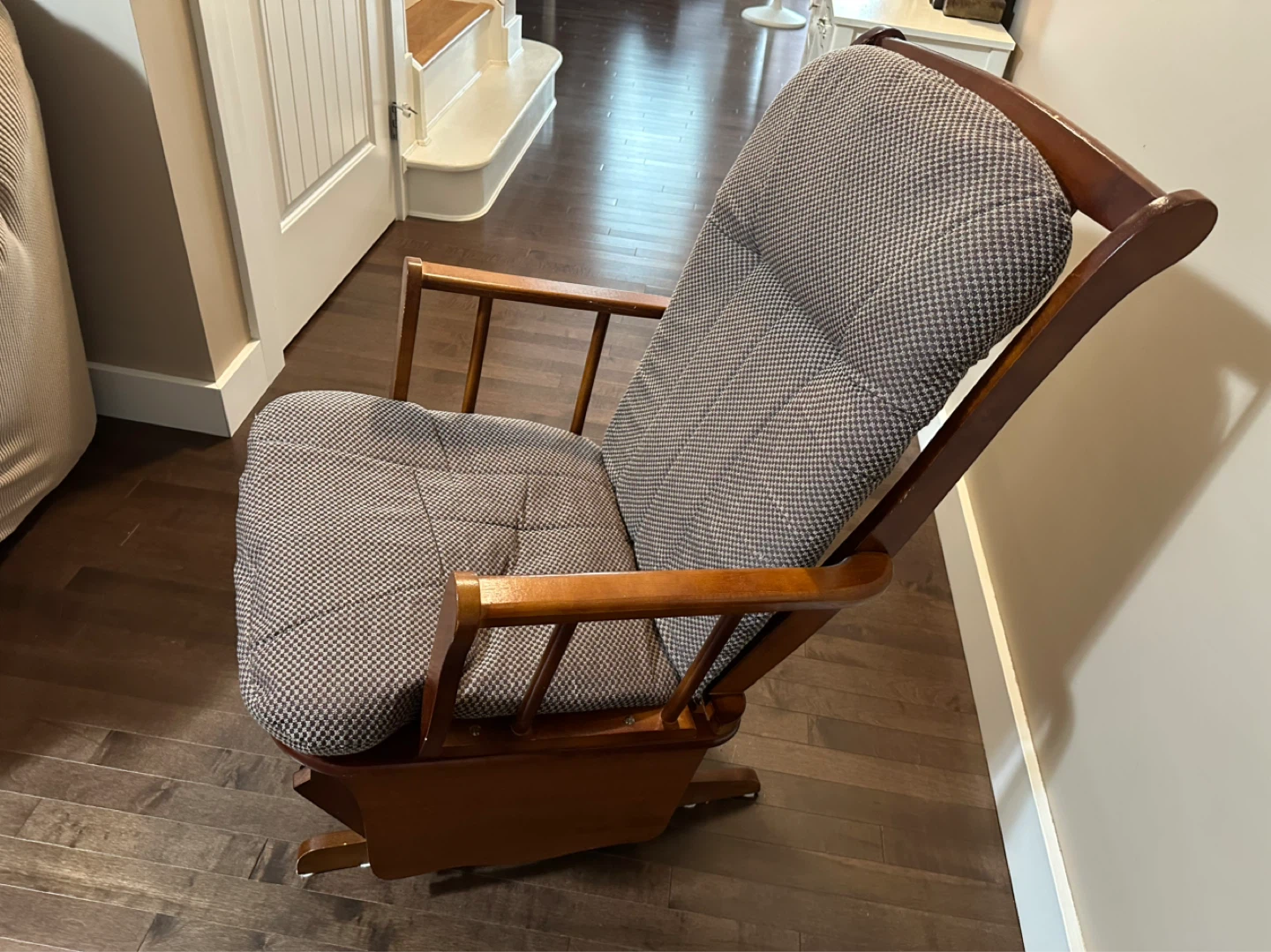 Glider Rocking Chair - photo 2