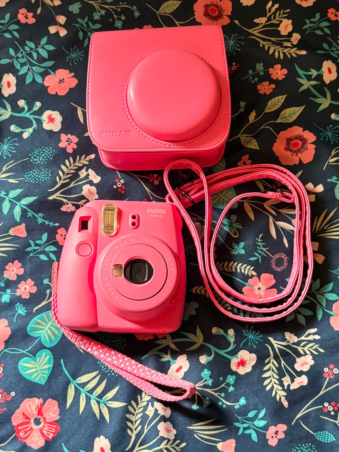 Fujifilm Instax Mini 9 Camera Bundle with Accessories