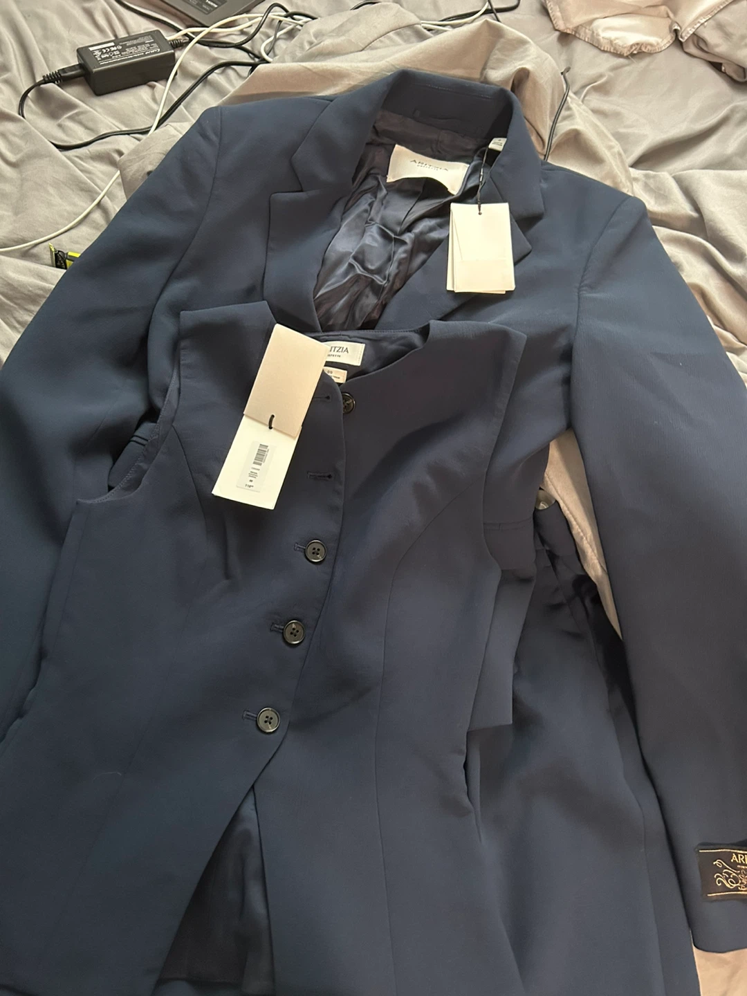 Aritzia Navy Crepe Effortless Blazer and Vest Set size 0 - photo 5