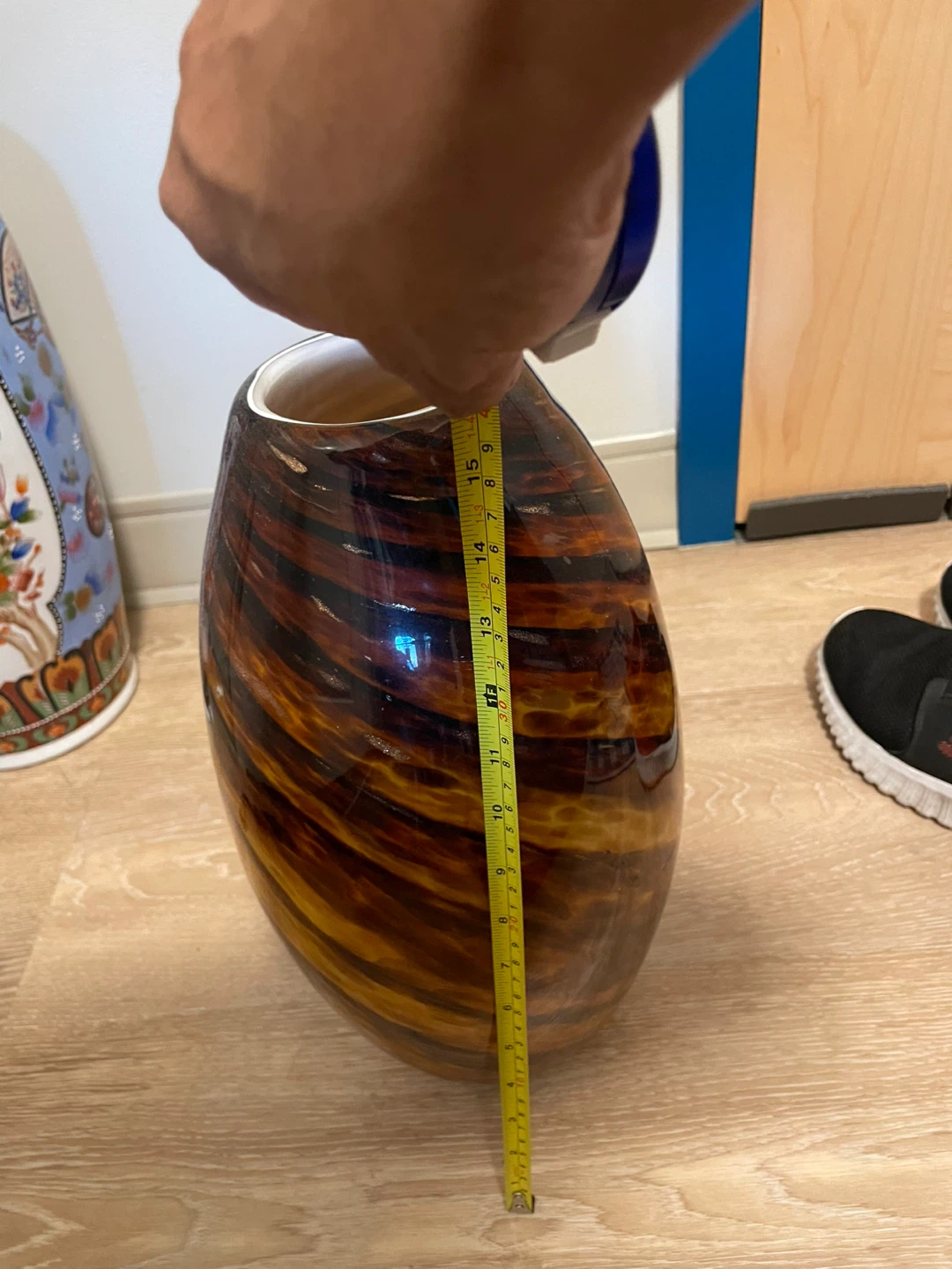 Glass Swirl Vase - photo 2